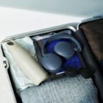 17.Pic_WH-CH730N_Blue_In-situation_Foldable