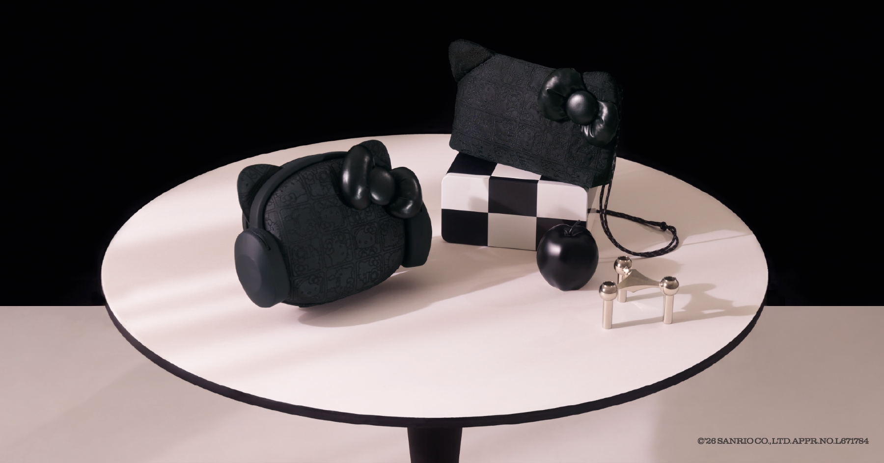 12.Pic_Sony X Hello Kitty